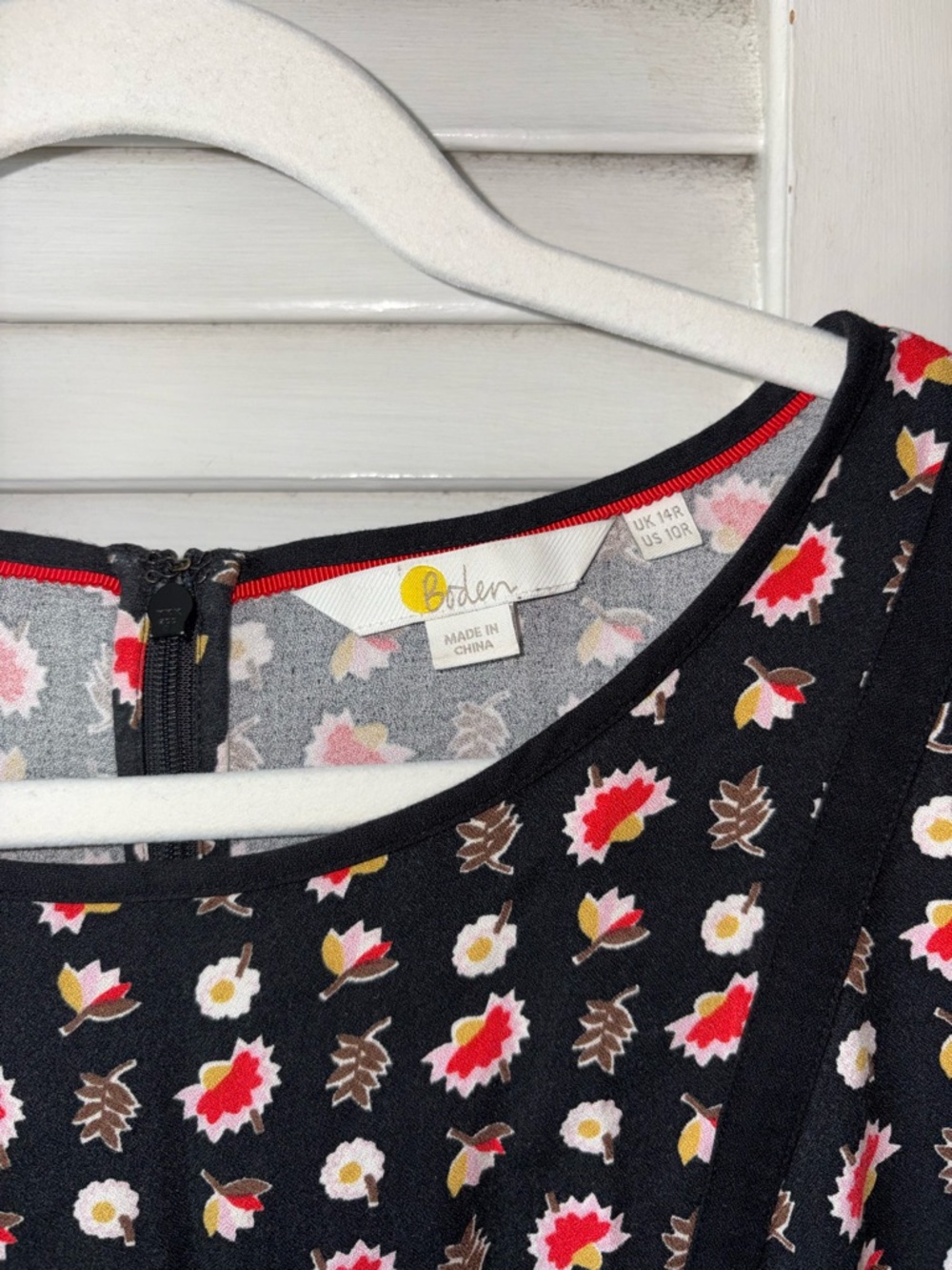 Boden Luna Floral Dress Black Red 3/4 Sleeve Empire Waist A-Line Size 10R - Picture 4 of 6